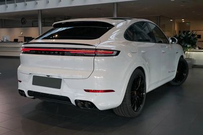 Porsche Cayenne Coupe E-Hybrid Black Edition