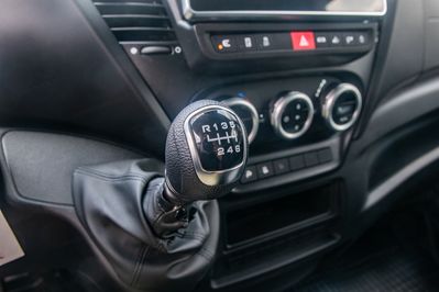 Iveco Daily 35S18 Kontener 8EP + Winda