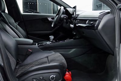 Audi A4 45 TFSI quattro S Line