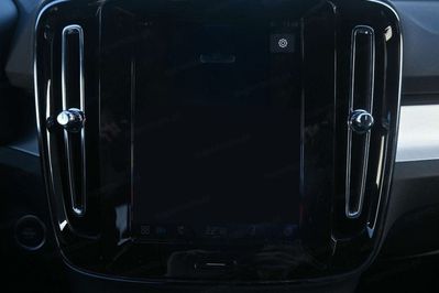 Volvo XC40 B3 Plus Dark