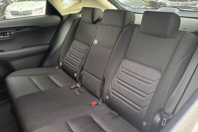 Lexus NX 300h Business Edition AWD