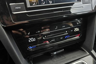 Volkswagen Passat 1.5 TSI Elegance