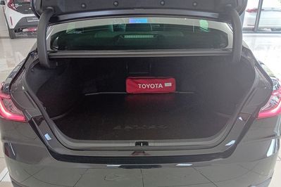 Toyota Camry Prestige 2.5 Hybrid Dynamic Force