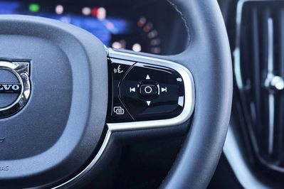 Volvo XC60 B5 B AWD Ultra Dark