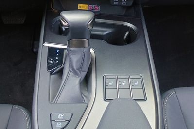 Lexus UX 250h F Sport