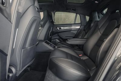 Porsche Panamera Turbo Hybrid