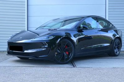 Tesla Model 3 Performance AWD