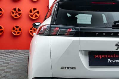 Peugeot 2008 1.2 PureTech Allure Pack S&S EAT8