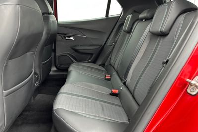 Peugeot 2008 Allure 1.2 PureTech EAT8