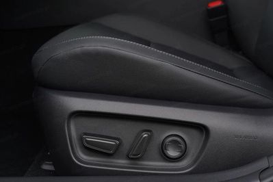 Toyota Camry Prestige 2.5 Hybrid Dynamic Force
