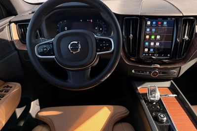 Volvo XC60 B5 B AWD Plus Dark aut