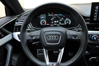 Audi A4 35 TDI mHEV S Line S tronic