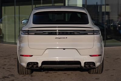 Porsche Cayenne Coupe S E-Hybrid PHEV Black Edition