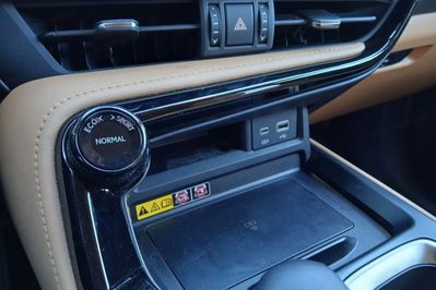 Lexus NX 450h+ Prestige AWD