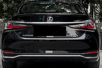 Lexus ES 300h Prestige