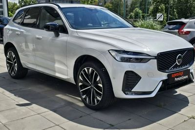 Volvo XC60 B5 B AWD Ultra Dark