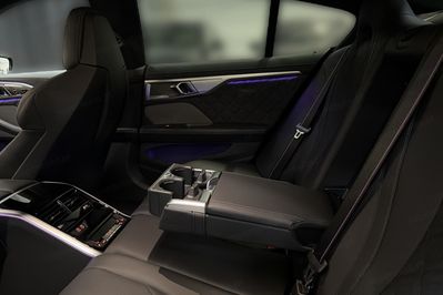 BMW Seria 8 M8