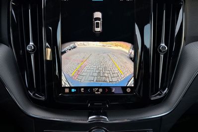 Volvo XC60 B4 D AWD Plus Dark