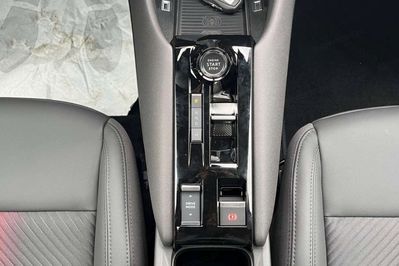 Alfa Romeo Junior Ibrida Q4