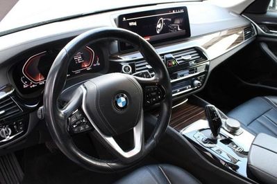 BMW Seria 5 Touring 520d xDrive Luxury Line