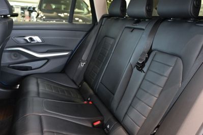 BMW Seria 3 330i Luxury Line aut