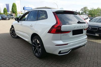 Volvo XC60 B5 AWD Plus Dark