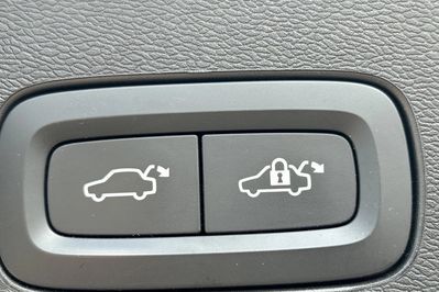 Volvo XC60 T6 Plug-In Hybrid AWD Plus Bright