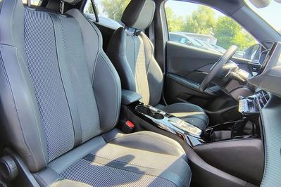 Peugeot 2008 GT e-DCS6