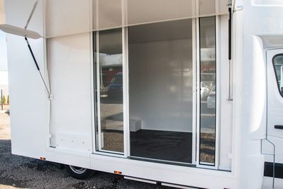 Renault Master L3 Zabudowa Wystawowa Przeszklona