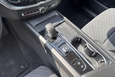 Volvo XC60 B5 B AWD Momentum Pro