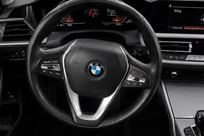 BMW Seria 3 318i Advantage sport-aut