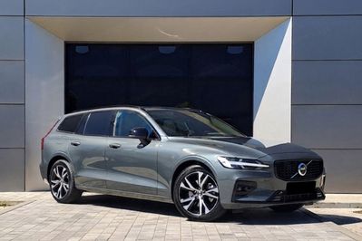 Volvo V60 B4 Ultra Dark