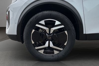 Peugeot 2008 Allure e-DCS 1.2 mHEV