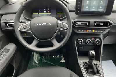 Dacia Jogger Expression 5-miejsc 1.6 Full Hybrid