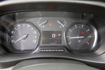 Peugeot Expert L2H1 AT