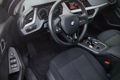 BMW Seria 1 118i Advantage