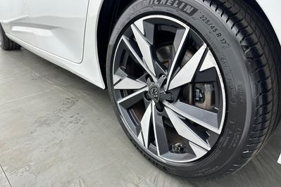 Peugeot 308 Active Pack 1.6 PHEV e-EAT8