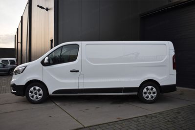 Renault Trafic L2H1 Extra AT9