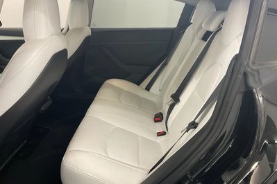 Tesla Model 3 RWD