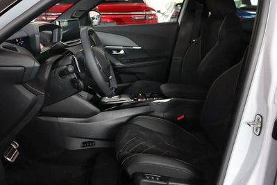 Peugeot 2008 GT e-DCS 1.2 mHEV