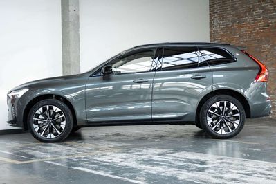 Volvo XC60 B5 AWD Ultra Dark