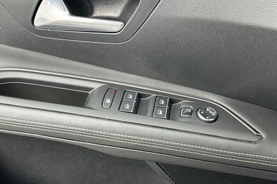 Peugeot 3008 GT 1.6 Hybrid e-EAT8 4x4