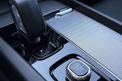 Volvo V60 B4 B Plus Dark