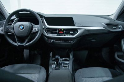BMW Seria 1 118i Advantage