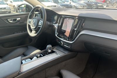 Volvo V60 B4 B Plus Dark aut
