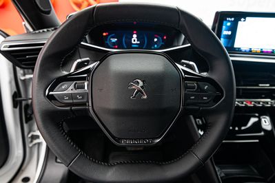 Peugeot 2008 1.2 PureTech Allure Pack S&S EAT8