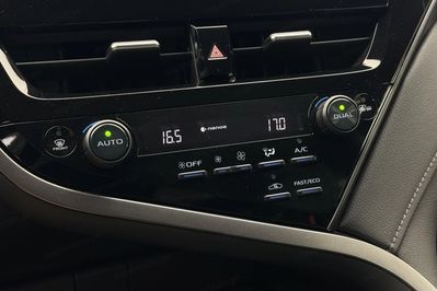 Toyota Camry 2.5 Hybrid Executive CVT