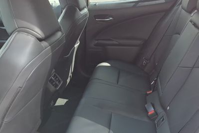Lexus UX 300h F Sport Design Hybrid Dynamic Force