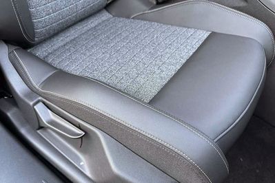 Peugeot 5008 Allure e-DCS6 1.2 mHEV