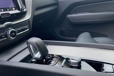 Volvo XC60 T8 Plug-In Hybrid AWD Ultimate Bright aut
